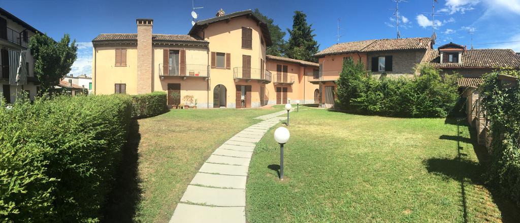 Bilocale Salice Terme Apartment Bagian luar foto
