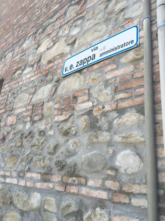 Bilocale Salice Terme Apartment Bagian luar foto