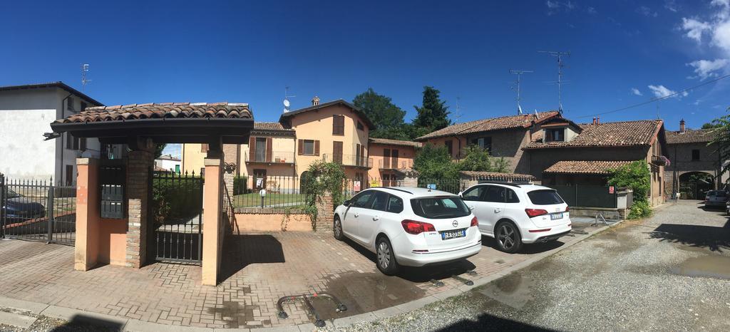 Bilocale Salice Terme Apartment Bagian luar foto