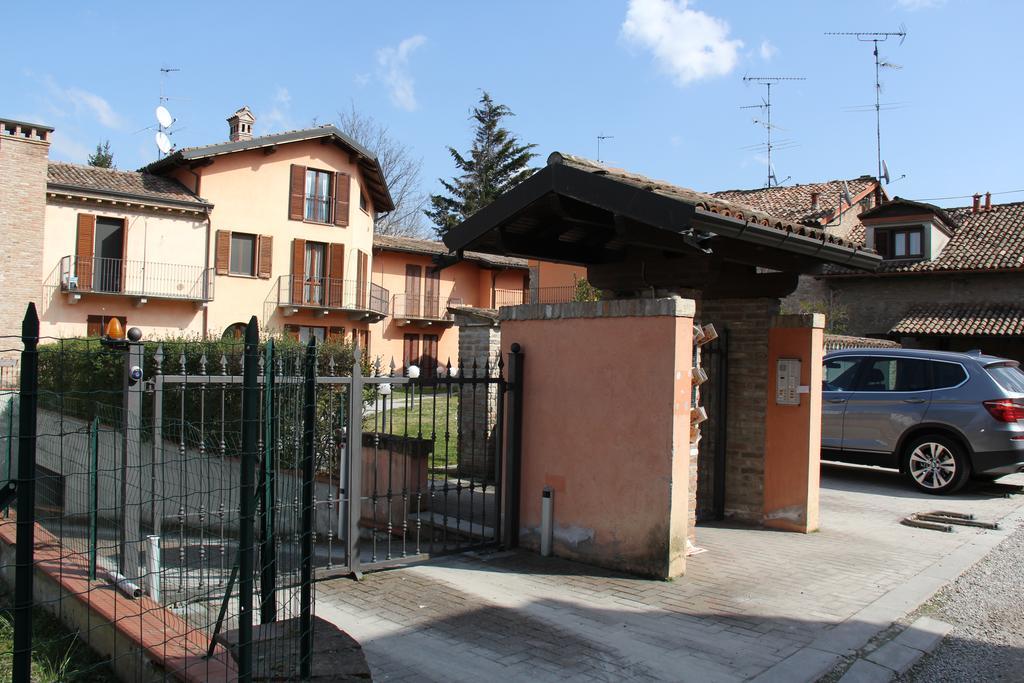 Bilocale Salice Terme Apartment Bagian luar foto