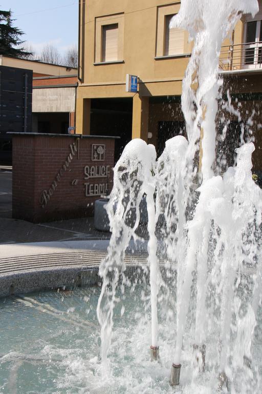 Bilocale Salice Terme Apartment Bagian luar foto