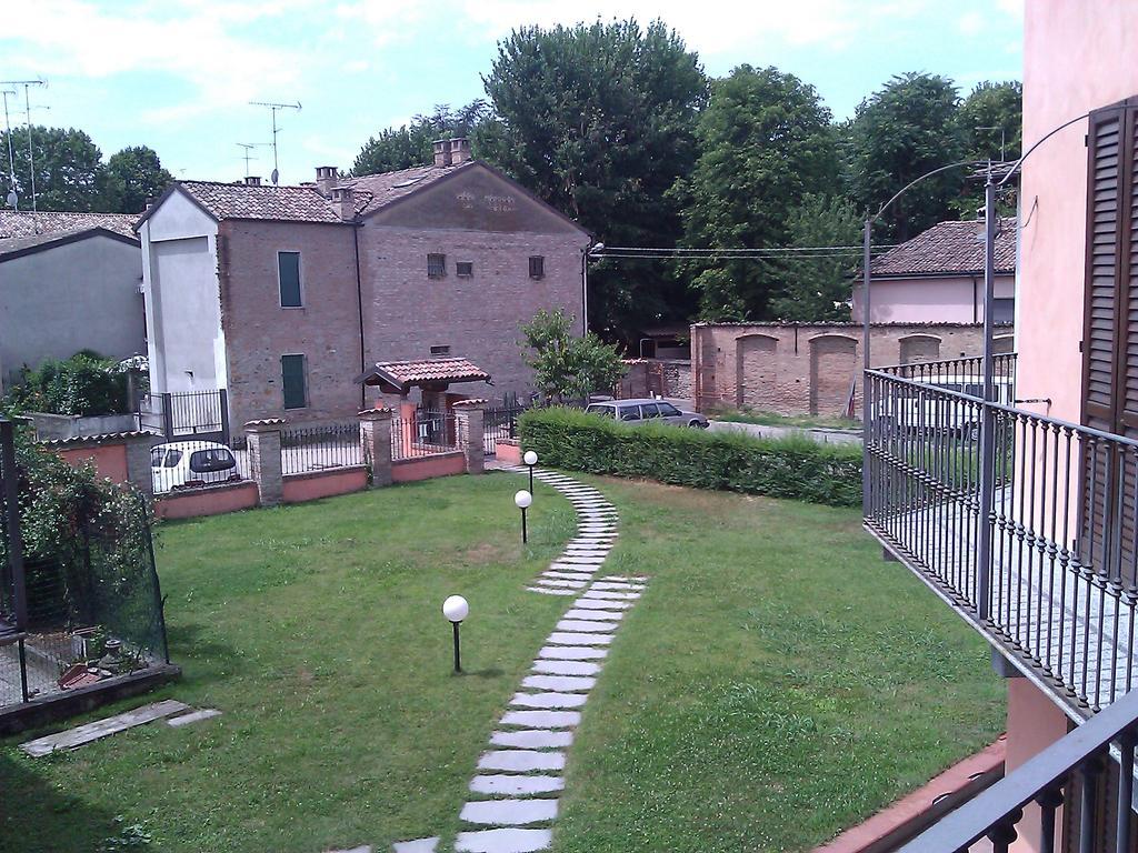 Bilocale Salice Terme Apartment Bagian luar foto